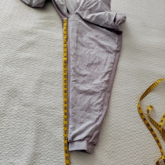 ATHLETA Brooklyn Camo Lined jogger pants pink camo Sz 12 Petite - Picture 10 of 10